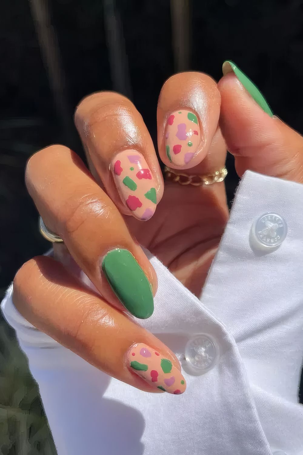 Medium Green Nails with Printed-pattern