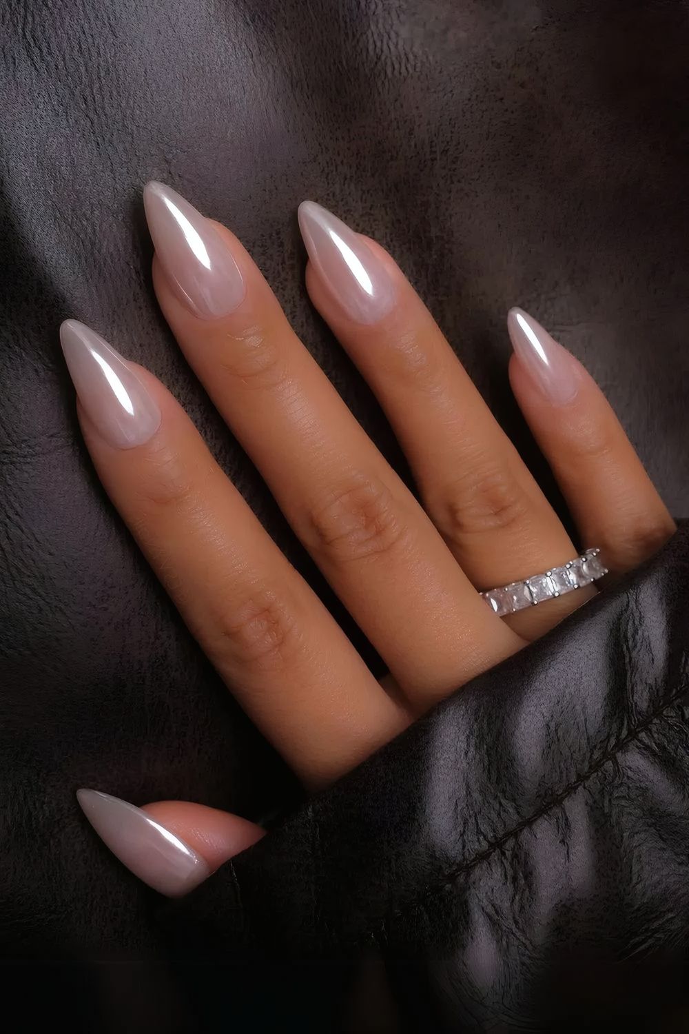 Milky White Chrome-effect Mani