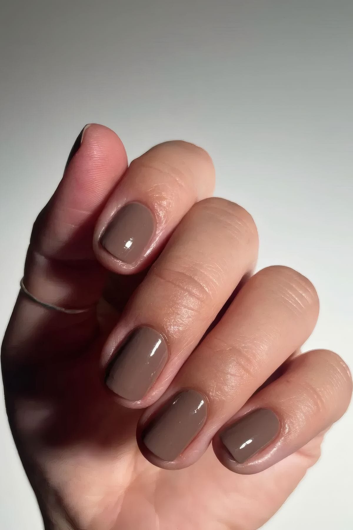 Simple Mocha Mousse Manicure